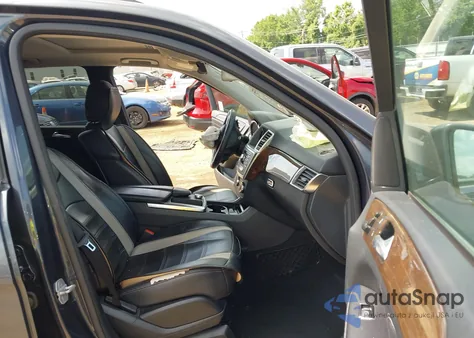 2013 Mercedes-Benz Ml 350 z USA, uszkodzony, nr VIN 4JGDA5JB8DA136092